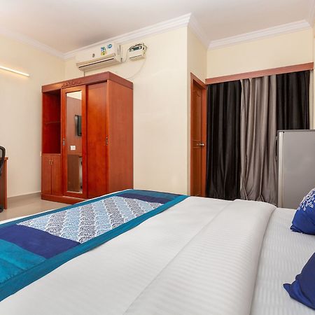 Oyo 22105 Hotel Half Moon Inn Chennai Exterior photo