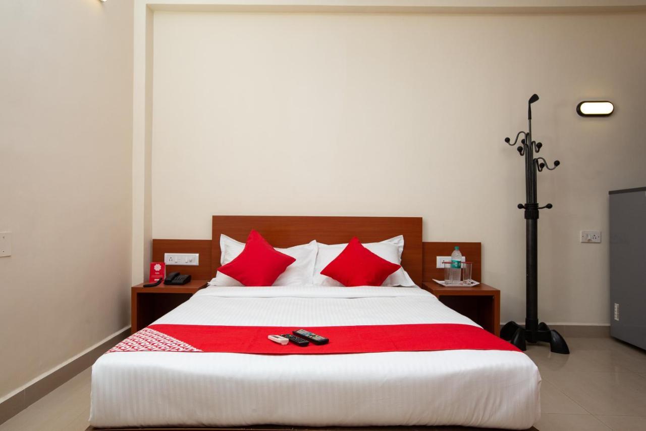 Oyo 22105 Hotel Half Moon Inn Chennai Exterior photo