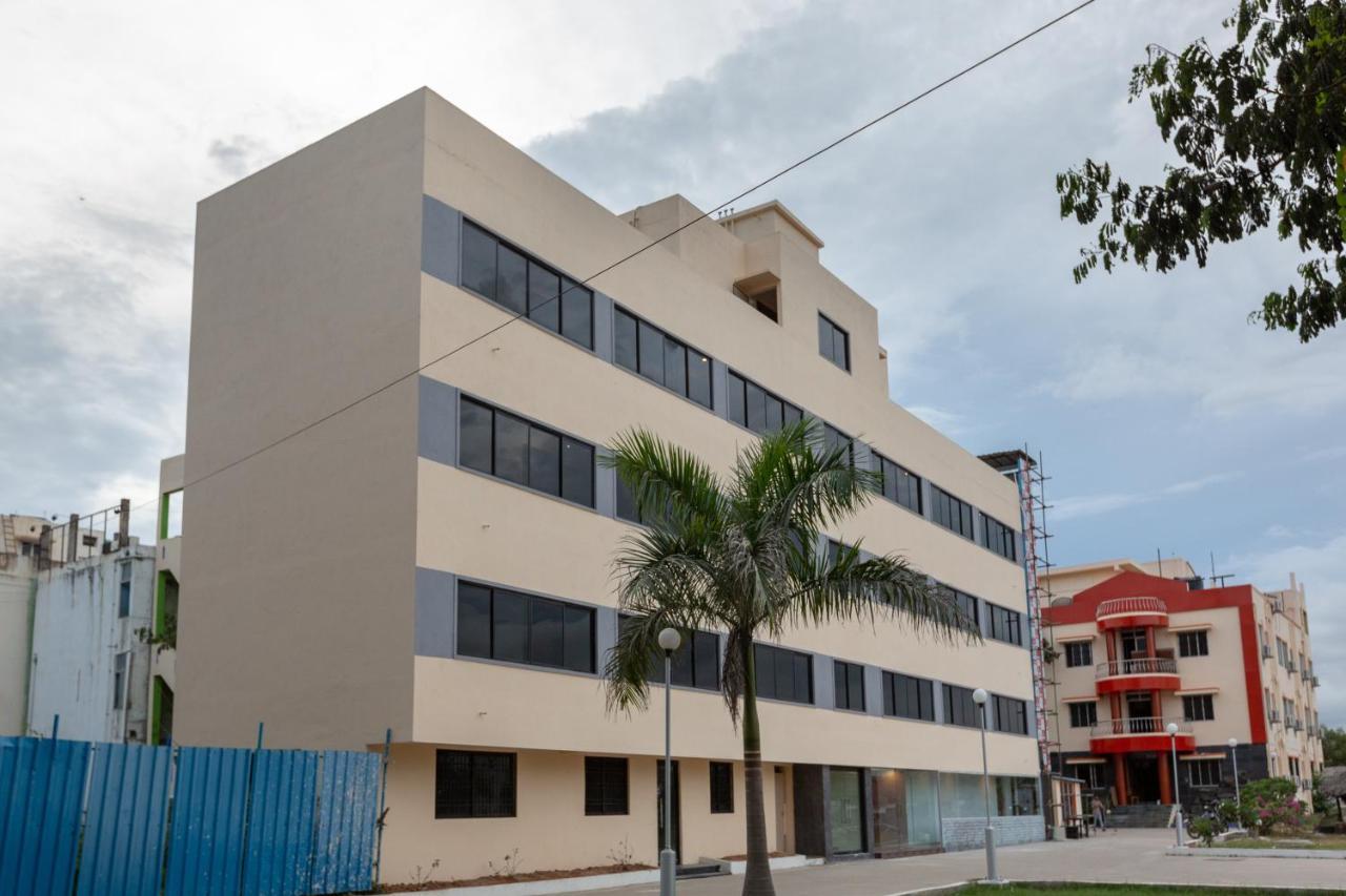 Oyo 22105 Hotel Half Moon Inn Chennai Exterior photo